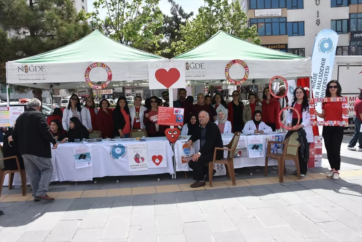Niğde'de Dünya Hipertansiyon Günü'nde Sağlık Taraması Yapıldı