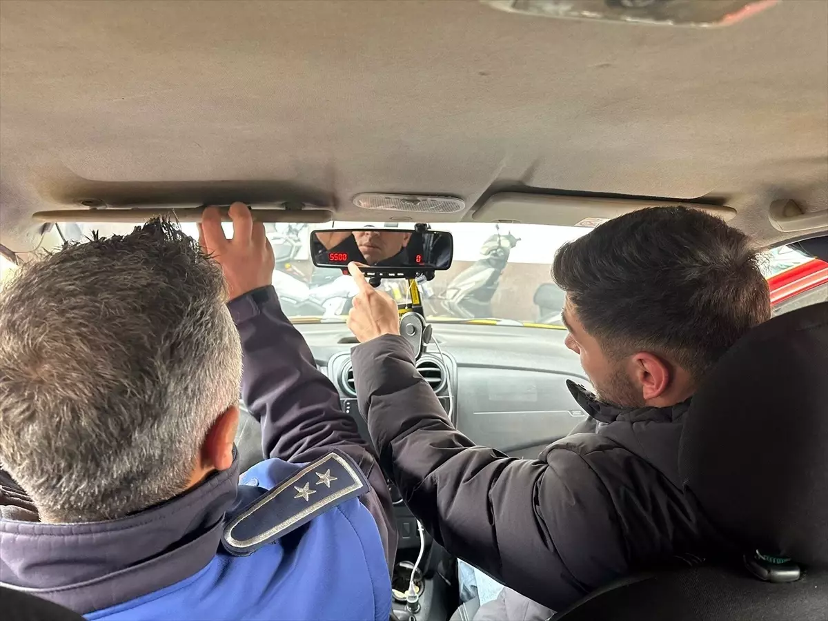 Niksar'da Taksilere Zabıta Denetimi