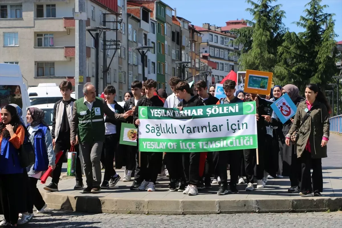 Trabzon'da Yeşilay Bahar Şöleni Coşkuyla Gerçekleşti