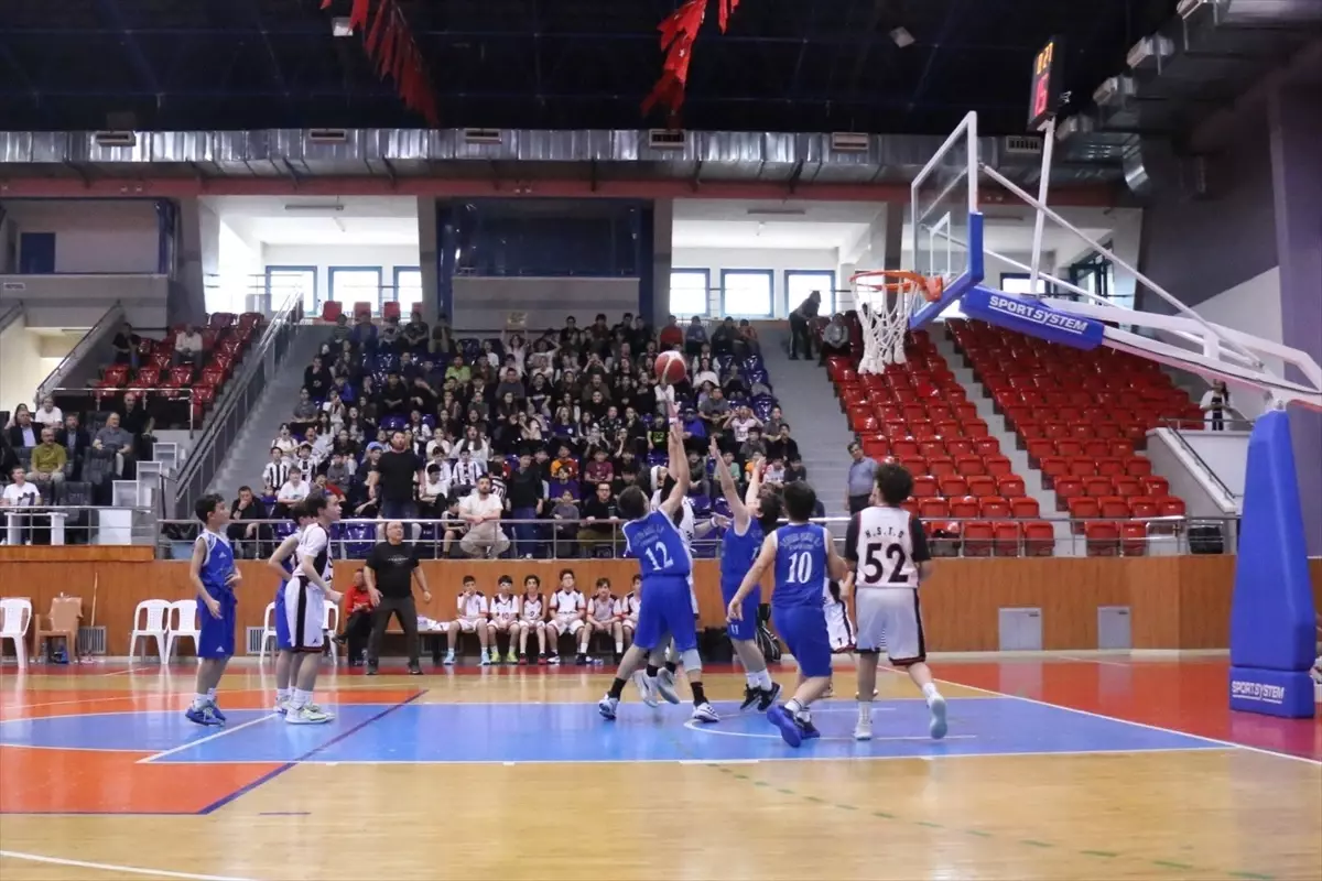Ordu'da Okul Sporları Küçükler Basketbol Yarı Finalleri Tamamlandı