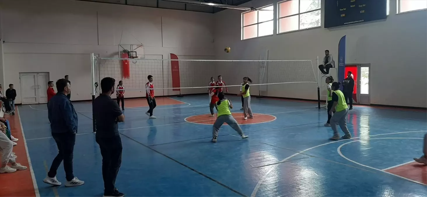 Ortaköy ilçesinde voleybol turnuvası düzenlendi