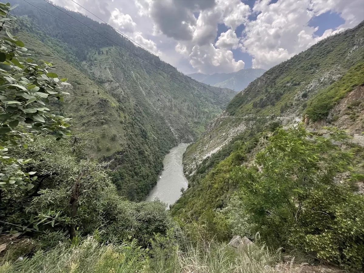 Hindistan-Pakistan Ateşkesi Sonrası Azad Keşmir'de Hayat Yavaş Yavaş Normale Dönüyor