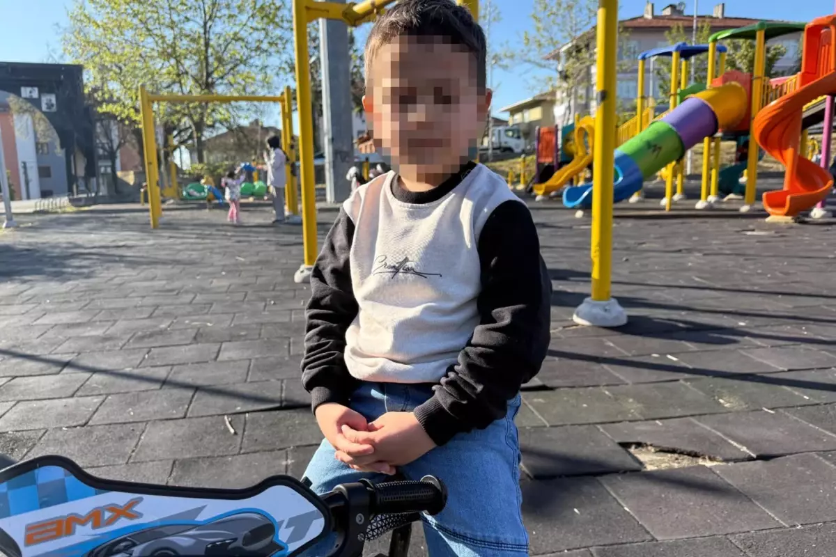 Parkta bulduğu alkol şişesini su zannederek içen çocuk fenalaştı