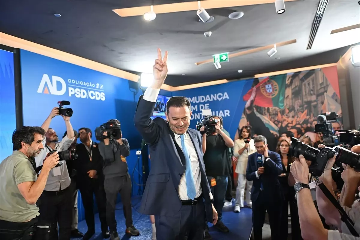 Portekiz'de seçimi kazanan Başbakan Montenegro yine azınlık hükümetini işaret etti