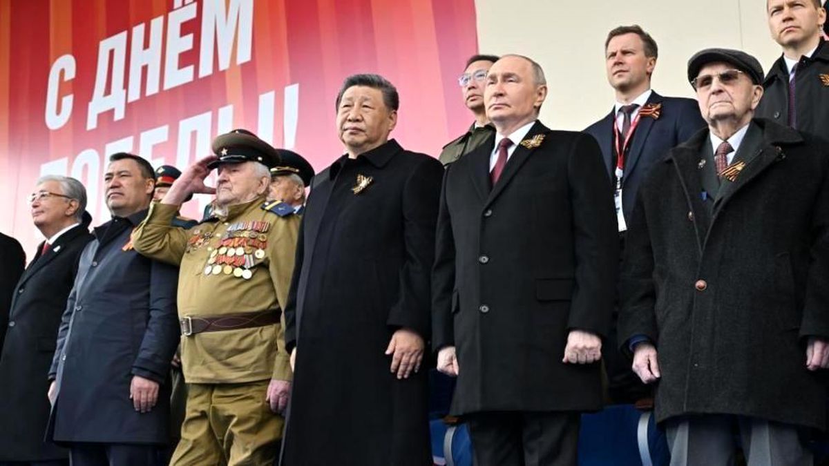 Putin ve Şi'nin Zafer Günü Kutlamasında Önemli Mesajlar
