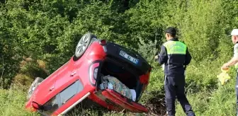Akyazı'da otomobil devrildi: 4 yaralı