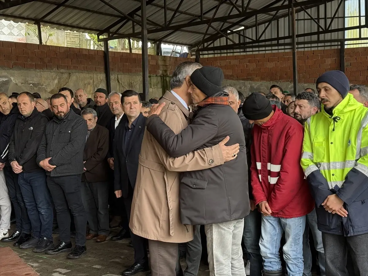 Traktör Devrildi, 13 Yaşındaki Kız Hayatını Kaybetti