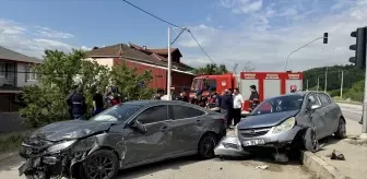 Sakarya'da Trafik Kazası: 4 Yaralı