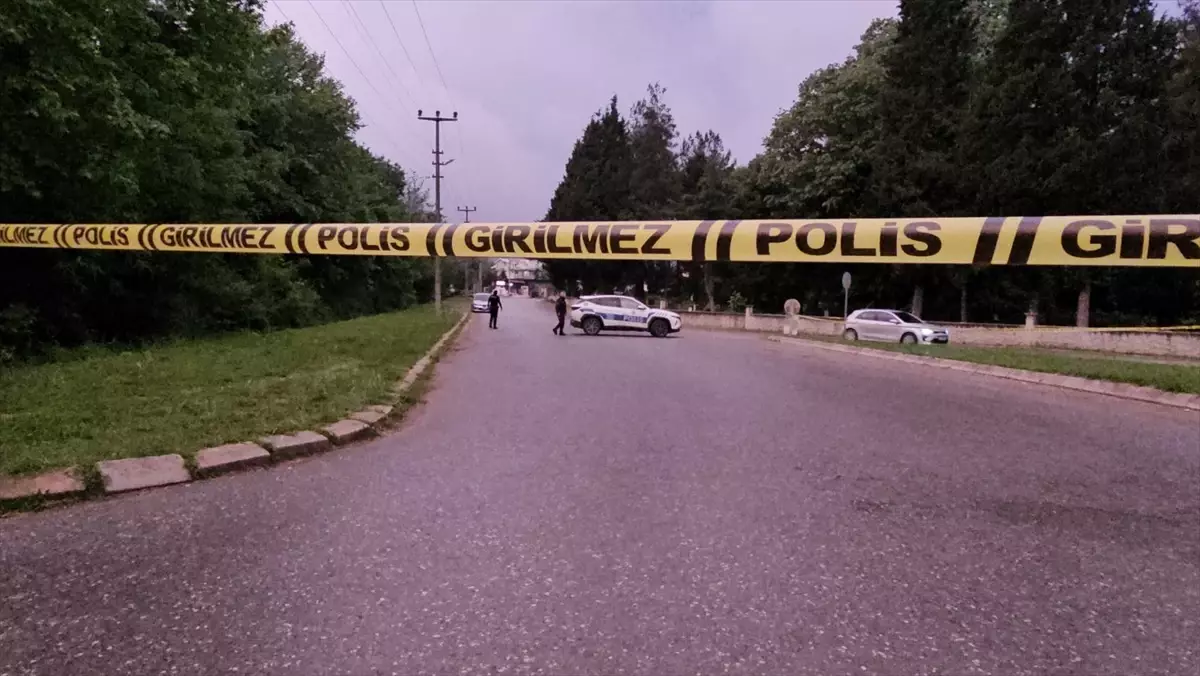Sapanca'da Motosikletli Gence Silahlı Saldırı