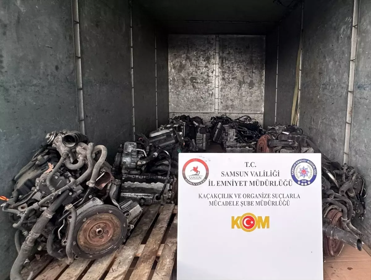 Samsun'da Kaçak Gümrük Operasyonu: 13 Otomobil Motoru Ele Geçirildi