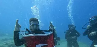 Samsunlu Sualtı Sporcuları Antalya'da Türk Bayrağı Açtı