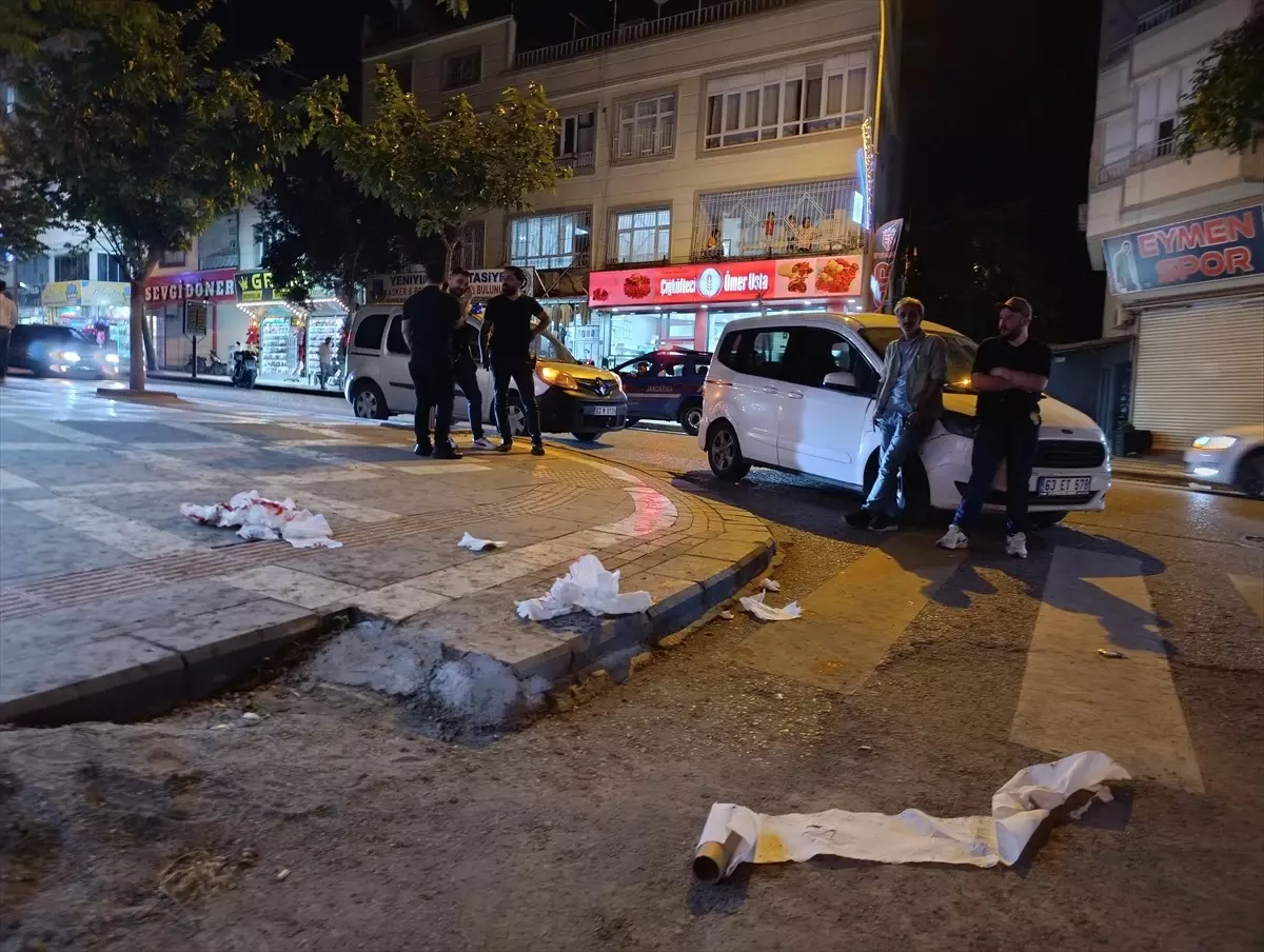 Galatasaray Şampiyonluğunu Kutlayan Taraftarlar Arasında Kavga: 3 Yaralı
