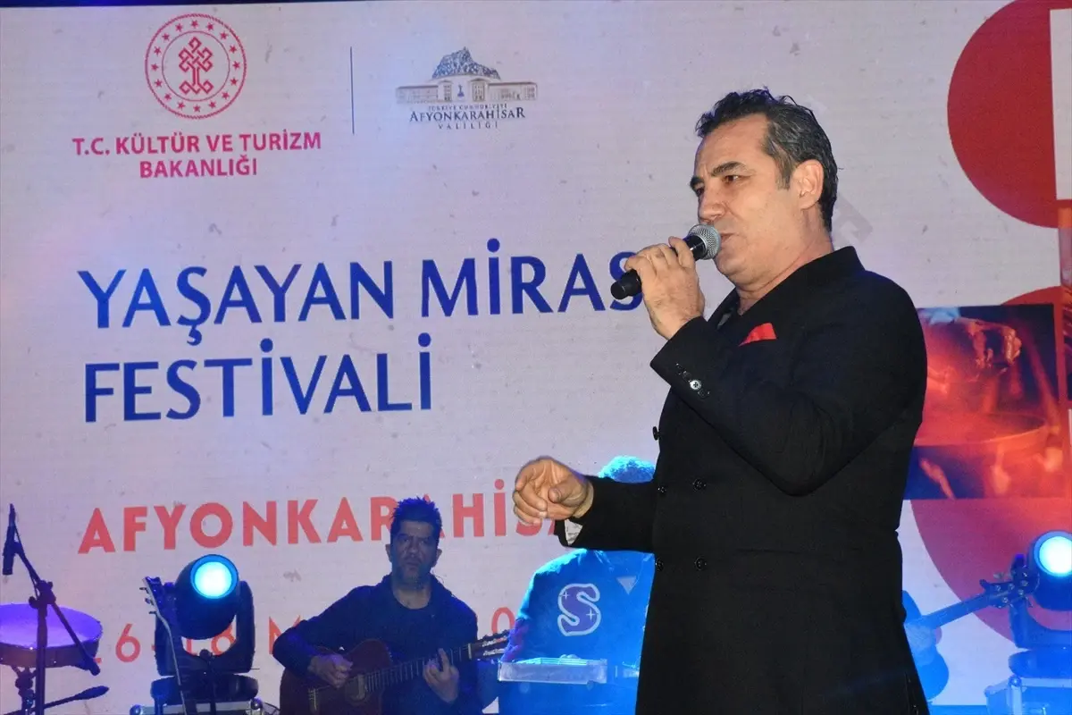 Ferhat Göçer, Afyonkarahisar Yaşayan Miras Festivali'nde Sahne Aldı