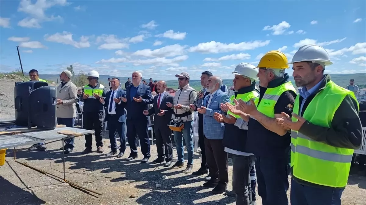 Şarkışla'da Kale Cami'nin Temeli Atıldı
