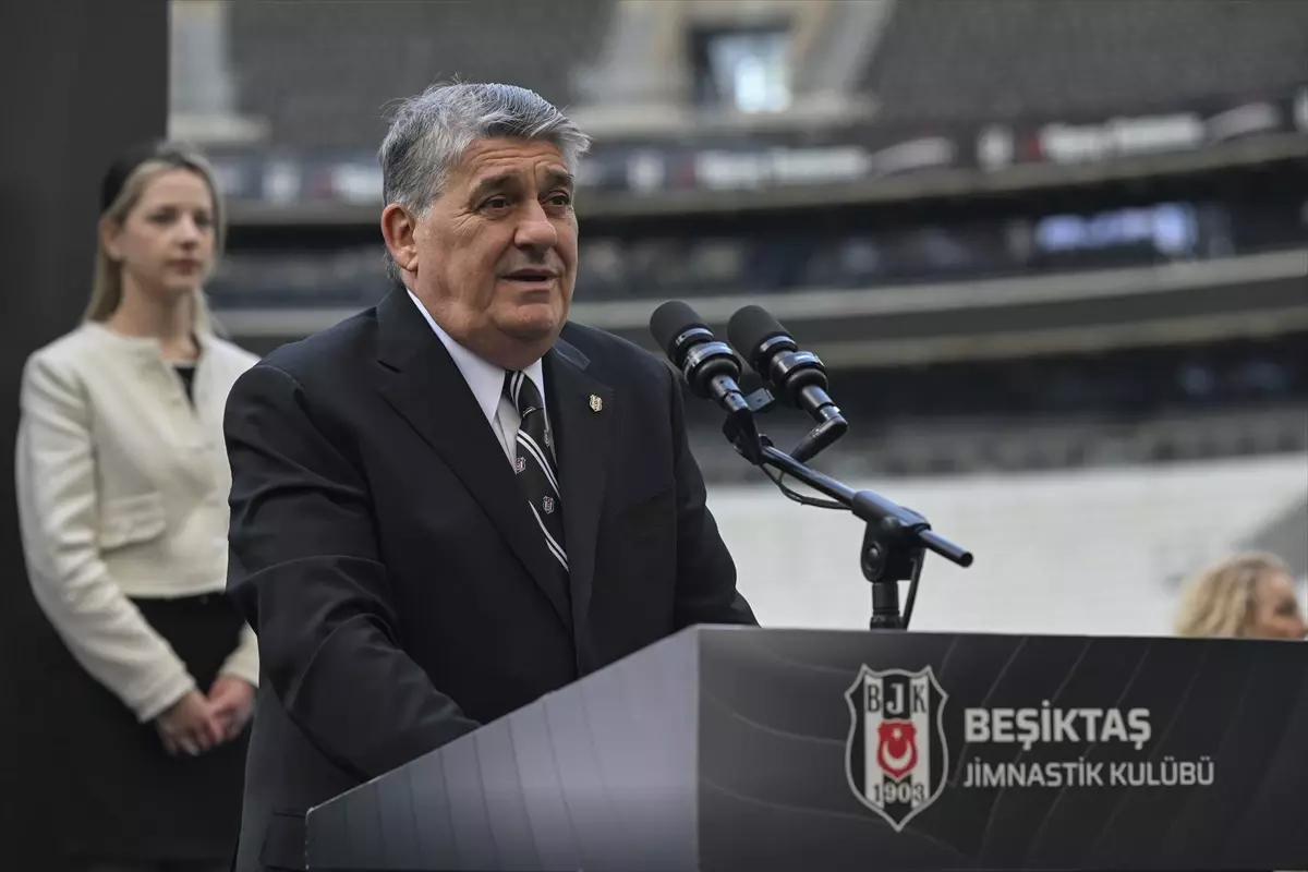 Serdal Adalı ve yönetimi, mazbatalarını aldı