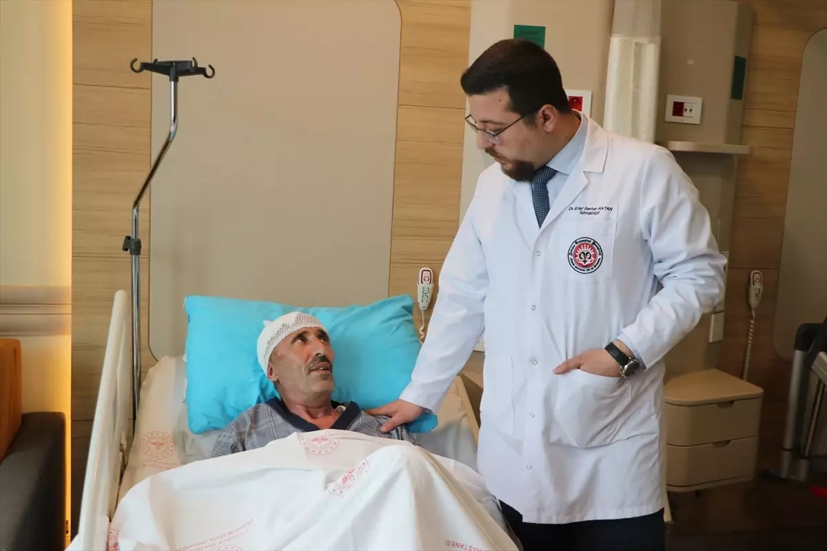 Ağrı'da Şiddetli Baş Ağrısı Beyin Kanamasına Dönüştü, Hasta Ameliyatla Kurtarıldı