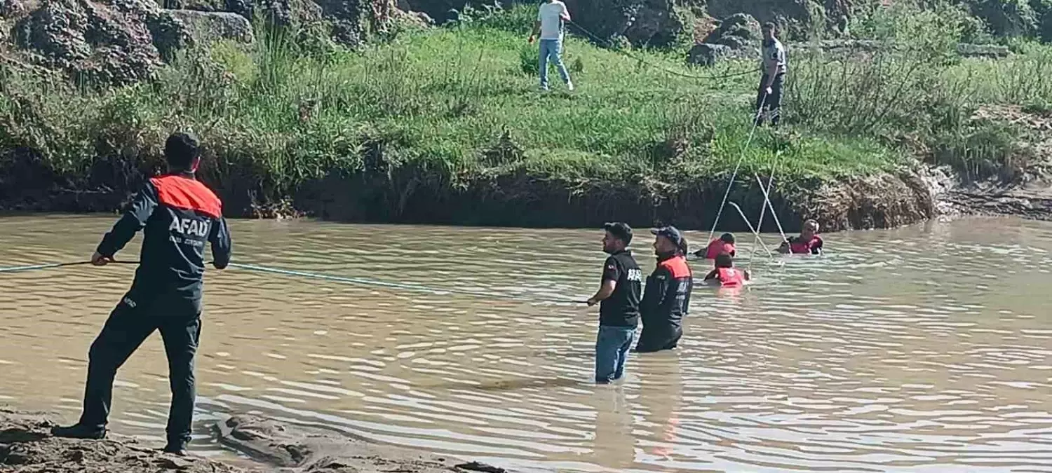 Siirt'te 14 Yaşındaki Çocuk Kezer Çayı'nda Kayboldu