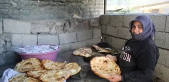 Zinet Dayan: Ekmek Yaparak Ailesinin Geçimini Sağlıyor