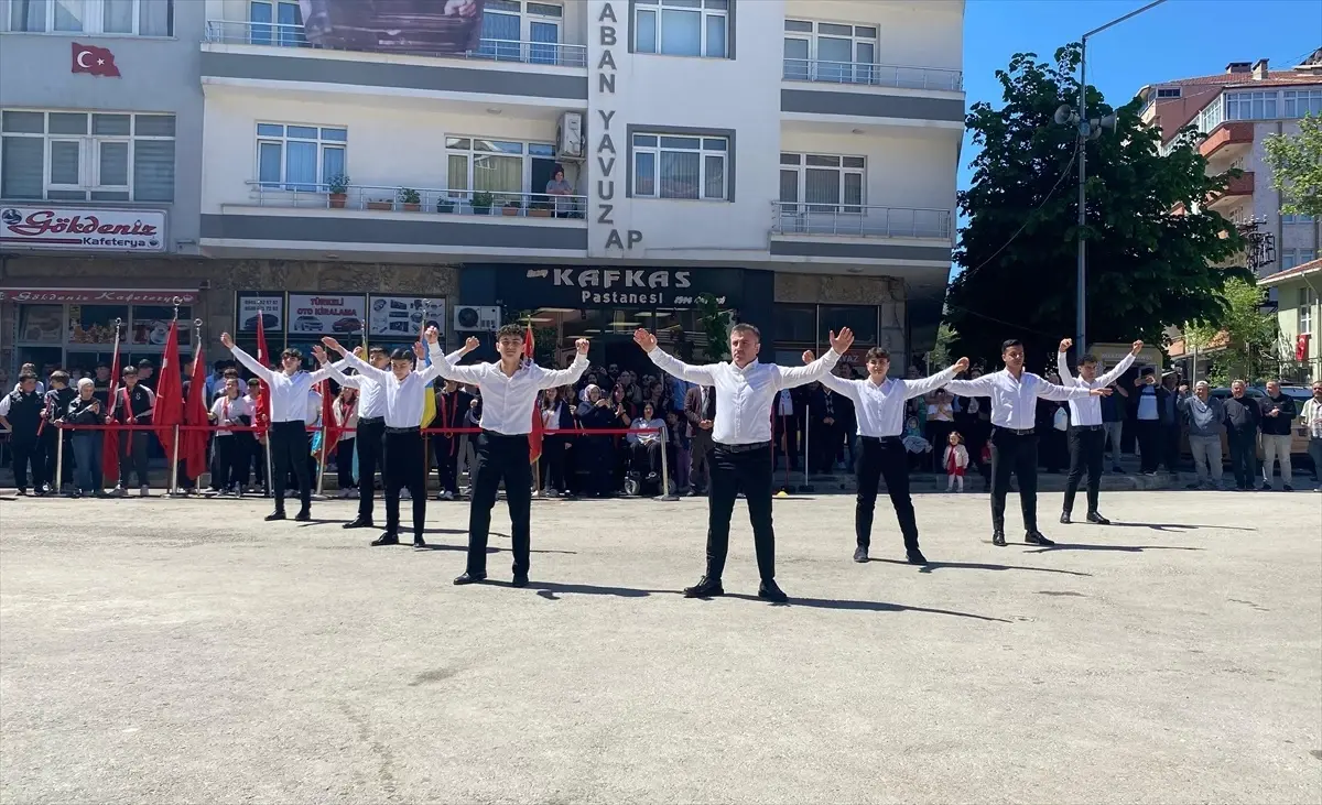 Sinop'un İlçelerinde 19 Mayıs Bayramı Törenleri Coşkuyla Kutlandı