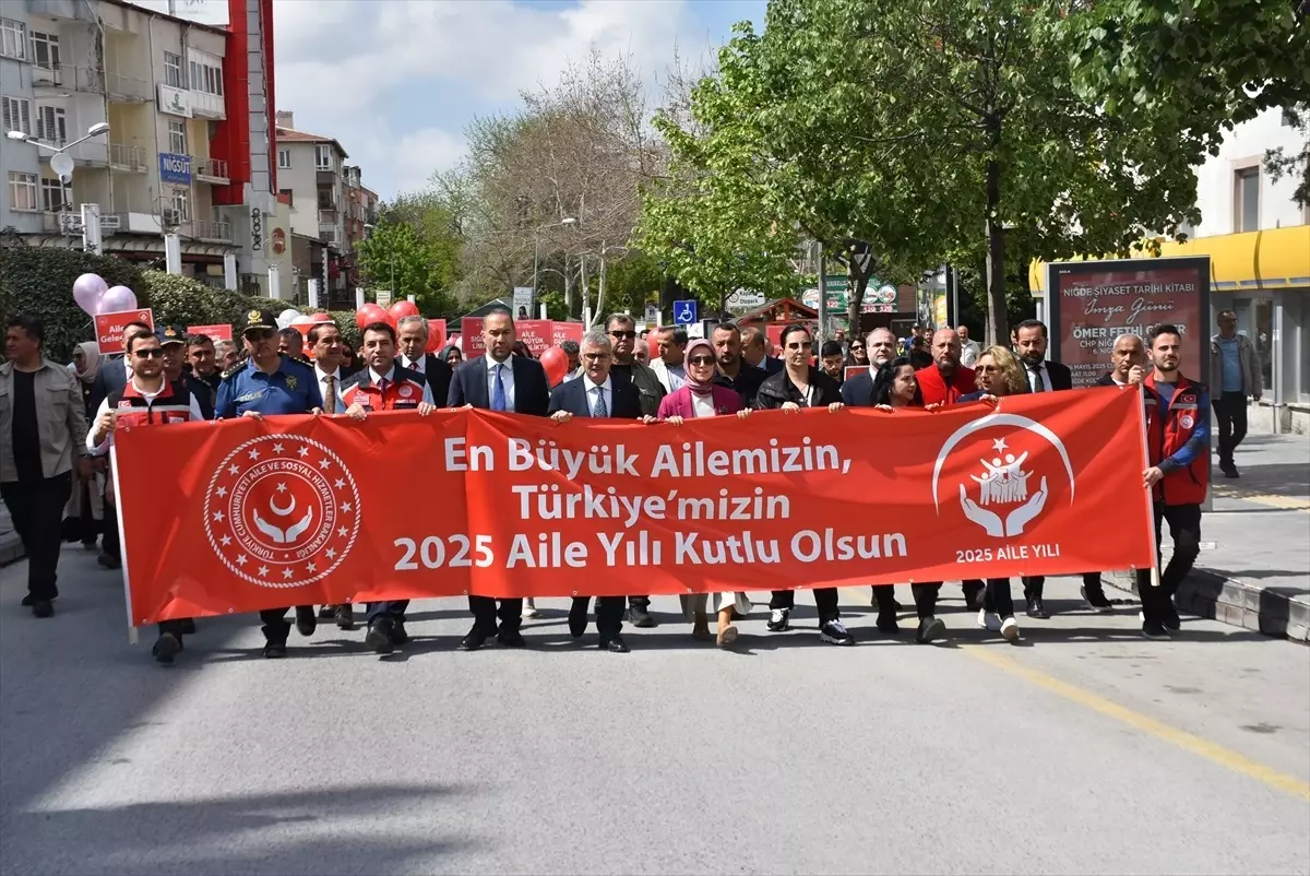 Sivas, Niğde ve Kırşehir'de 'Aile Yılı Yürüyüşü' düzenlendi