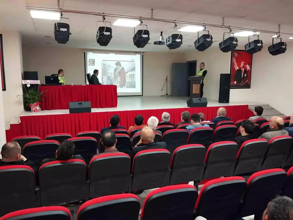 Çarşamba'da Trafik Haftası Etkinlikleri Kapsamında Seminer Düzenlendi