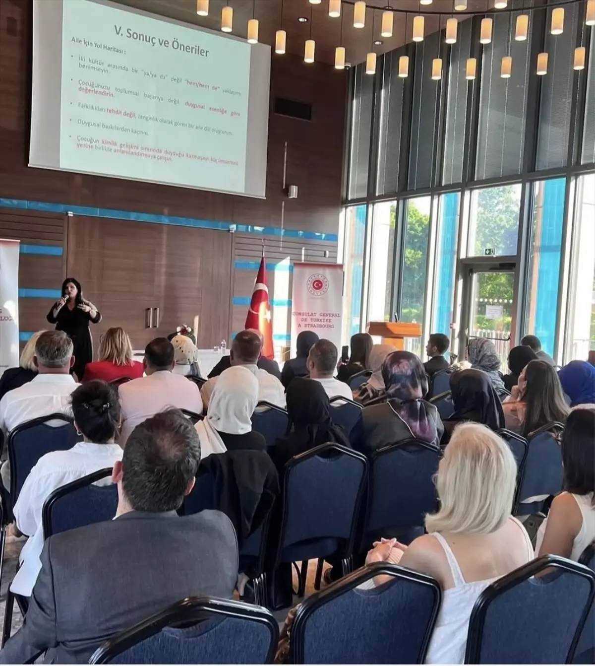 Uluslararası Aile Günü Konferansı: Çift Kültürlü Kimlik ve Okul Uyumu