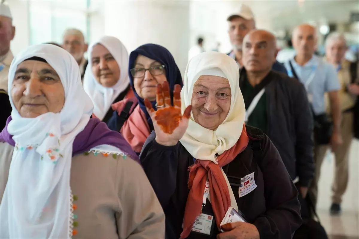 Mekke Yolu Projesi ile Hacı Adaylarına Kolaylık