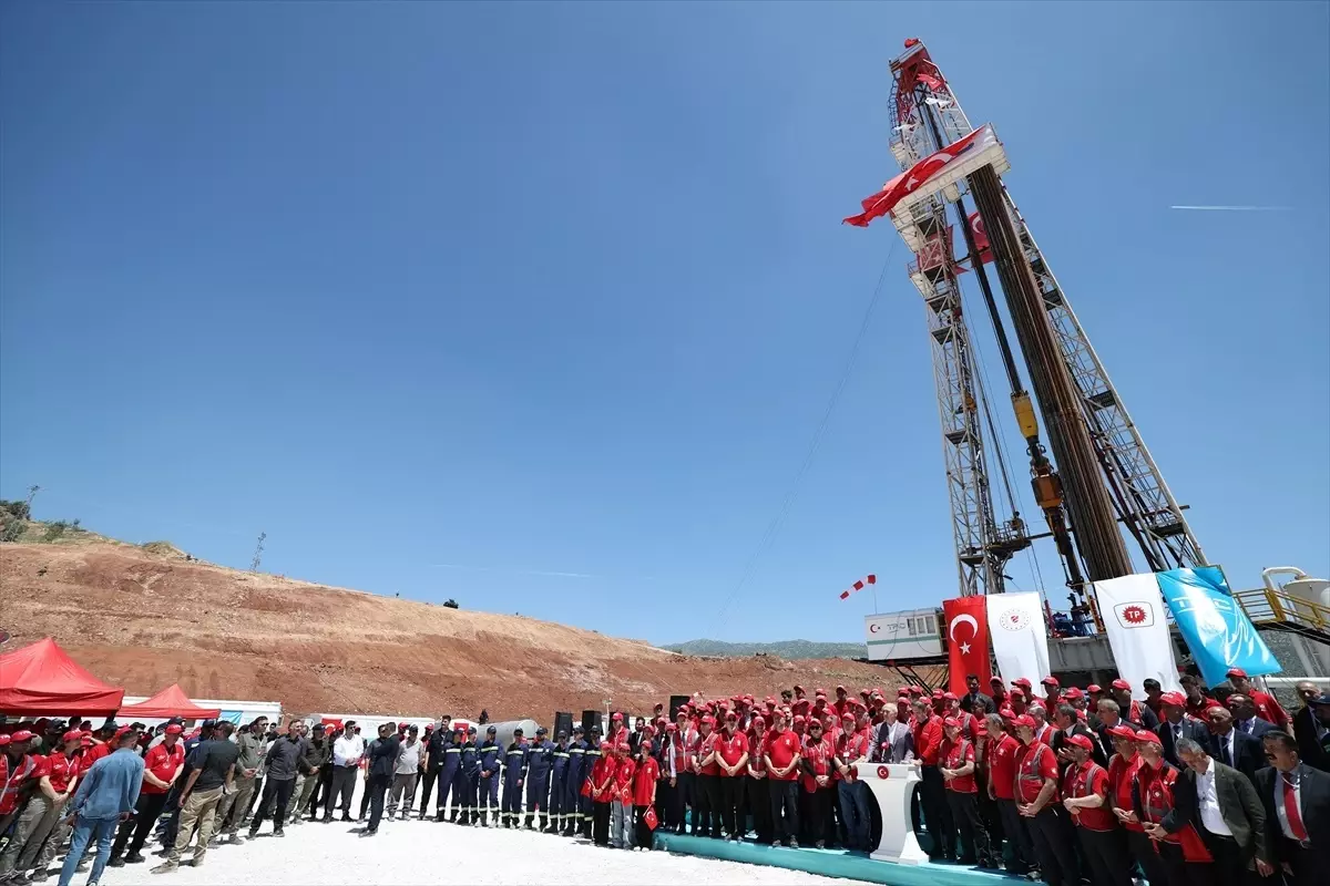 TBMM Başkanı Kurtulmuş, Gabar Dağı'ndaki petrol üretim sahasında konuştu Açıklaması