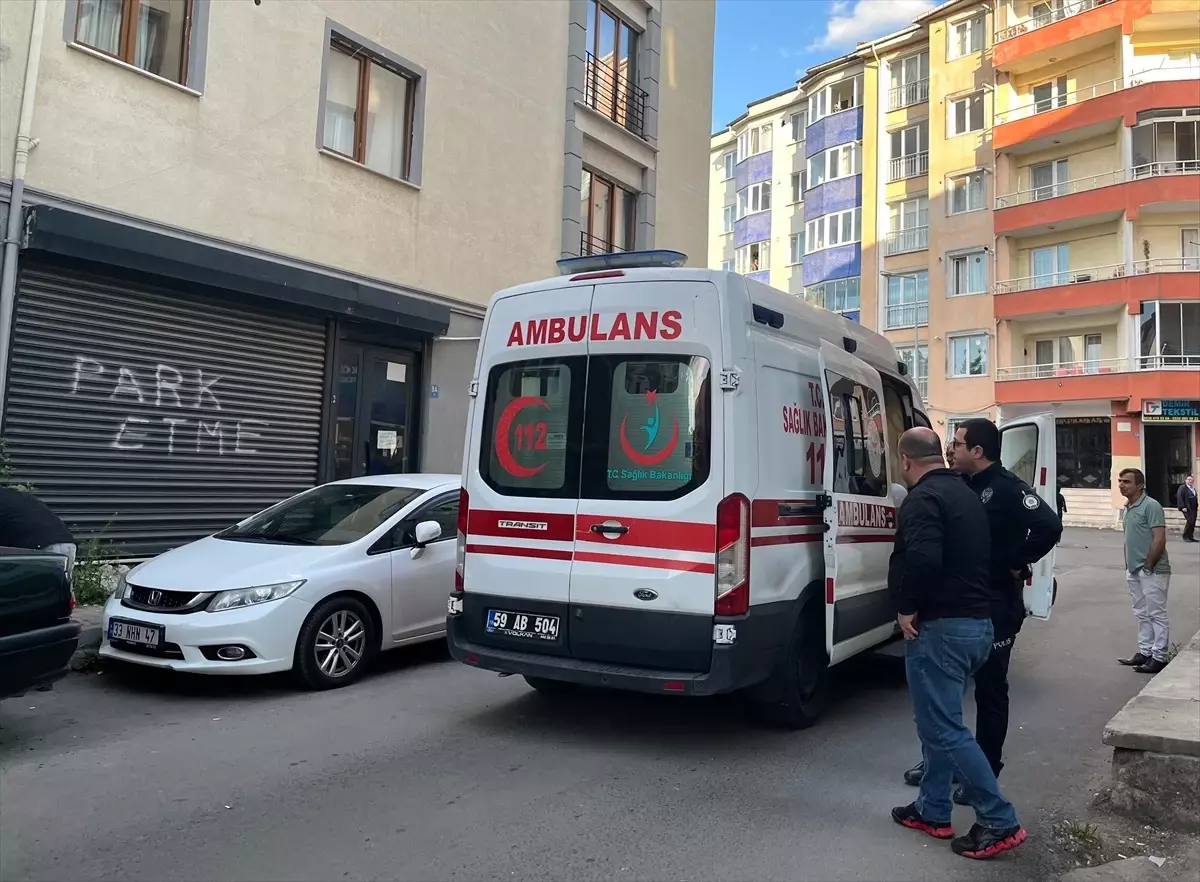 Çorlu'da Balkonundan Düşen 2 Yaşındaki Çocuk Yaralandı