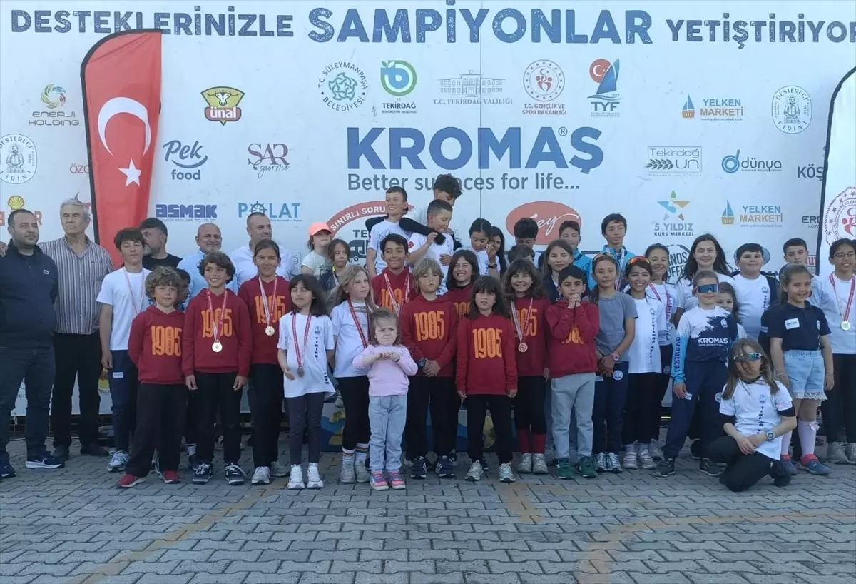 Tekirdağ'da Gençlik ve Spor Bayramı Kupası Yelken Yarışları Düzenlendi