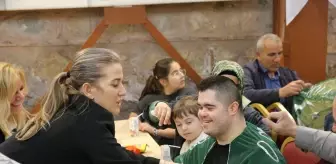 Tokat'ta Engelli Bireylere Temsili Askerlik Öncesi Kına Töreni