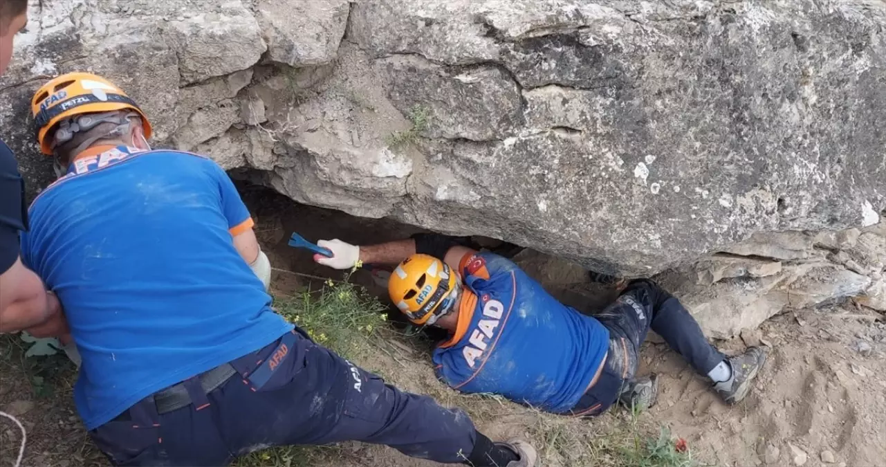 Kaçak Kazı Yapan Kişi Kaya Devrilmesi Sonucu Hayatını Kaybetti