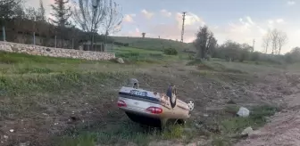 Tokat'ta Şarampole Devrilen Otomobilde İki Kişi Yaralandı