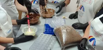 Kız Çocuklarına Butik Çikolata Eğitimi Veriliyor