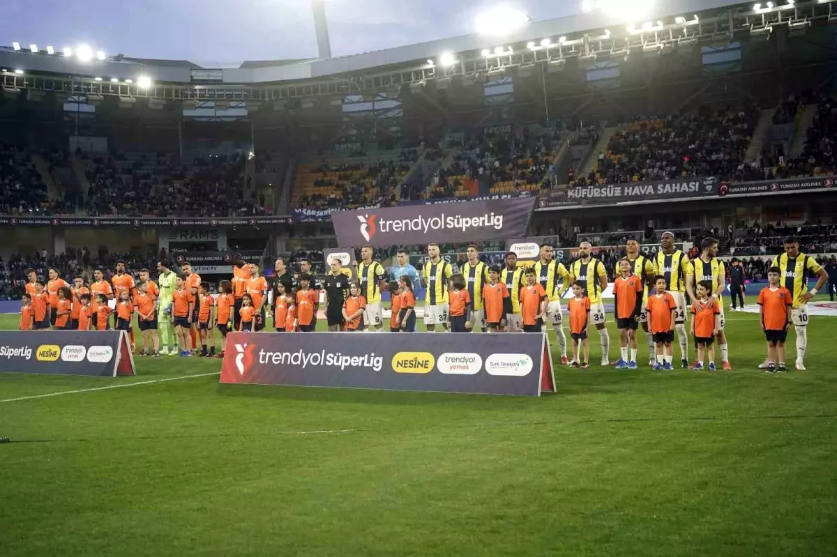 Trendyol Süper Lig: Başakşehir: 0 Fenerbahçe: 0 (Maç devam ediyor)