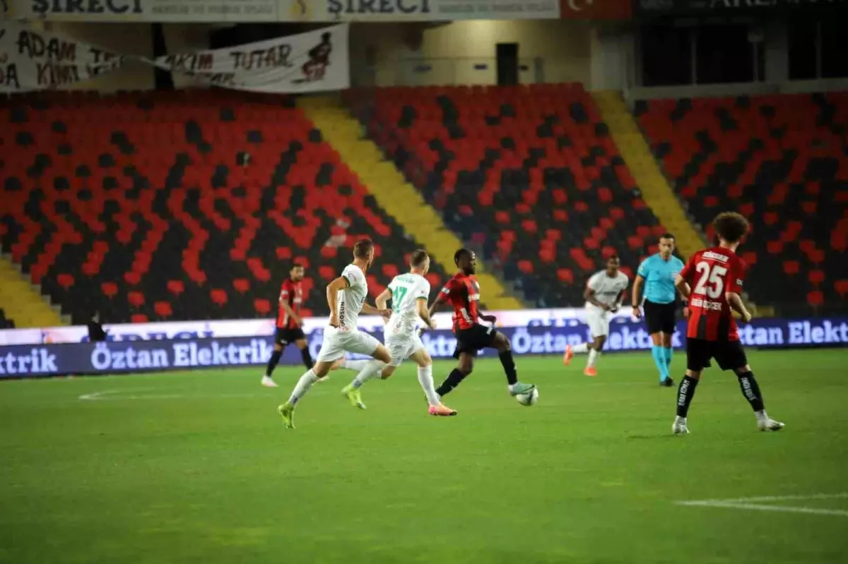 Gaziantep FK ve Alanyaspor'un Golsüz Mücadelesi
