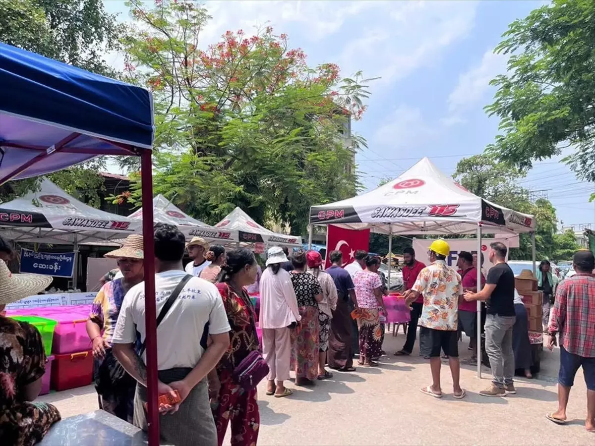 AFAD, Myanmar'daki Depremzedelere Yardım Malzemesi Gönderdi