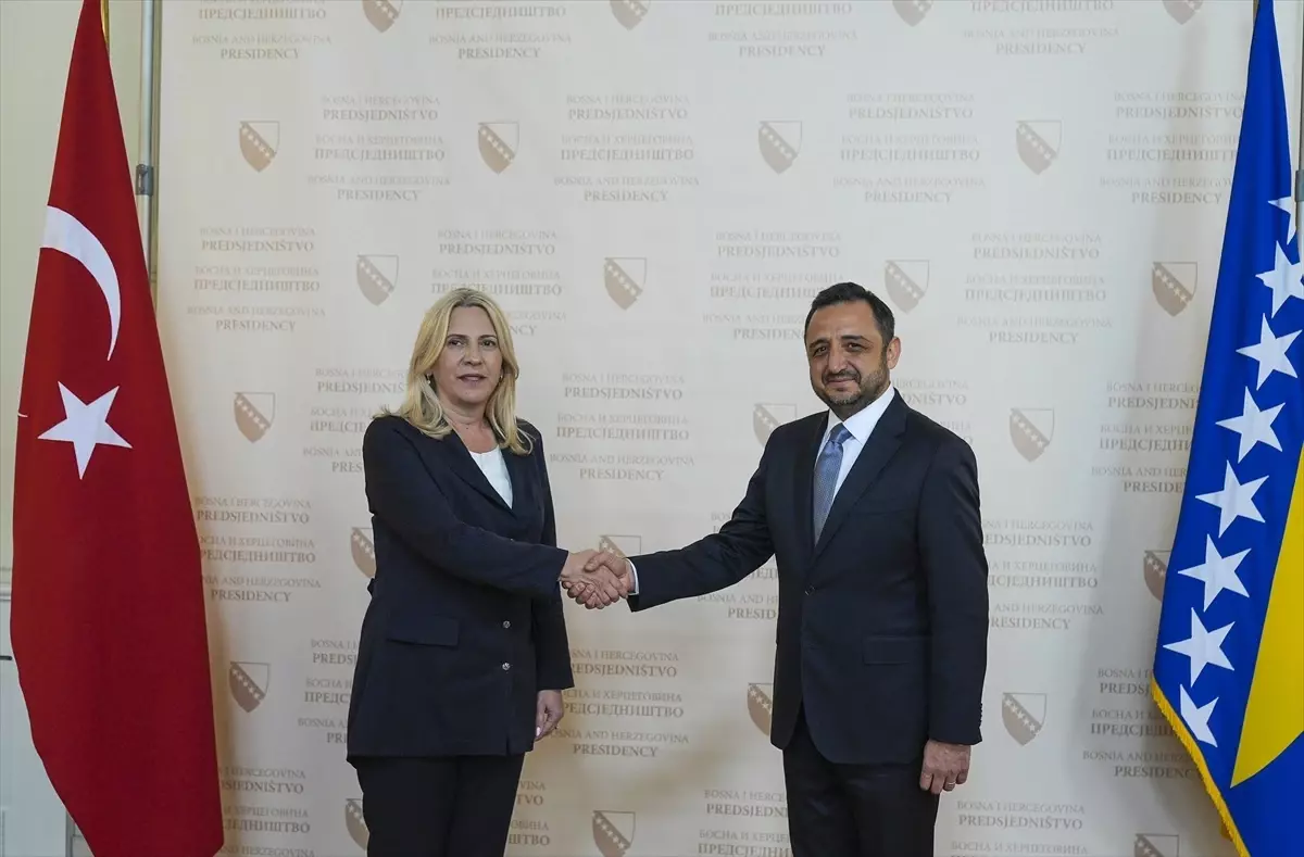 Büyükelçi Emin Akseki, Bosna Hersek Devlet Başkanlığı Konseyi Başkanı'na Güven Mektubunu Sundu