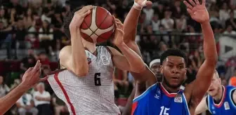 Anadolu Efes, Karşıyaka'yı 95-77 Yenerek Galip Geldi