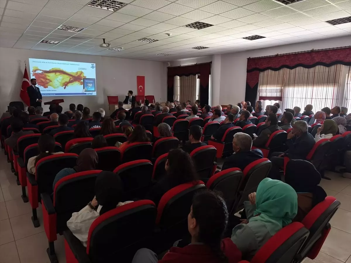 Sivas'ta Deprem Eğitimi Semineri Düzenlendi