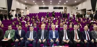 Ulaştırma ve Altyapı Bakanı Uraloğlu, Trabzon'da gençlerle bir araya geldi Açıklaması