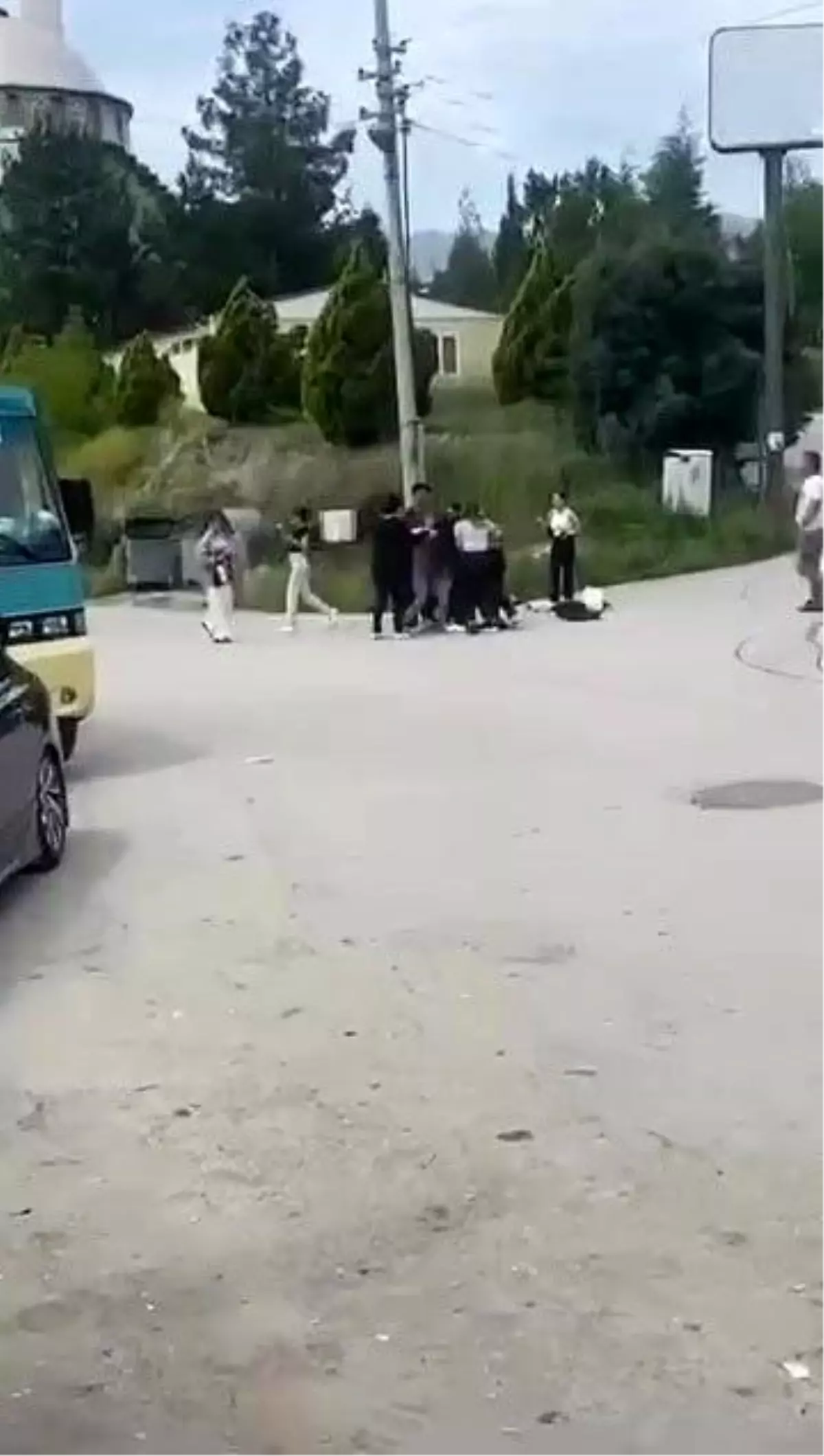 Karabük'te Üniversite Öğrencileri Sokak Ortasında Kavga Etti