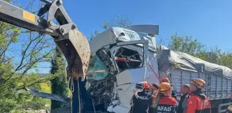 Uşak'ta Zincirleme Trafik Kazası: 1 Yaralı
