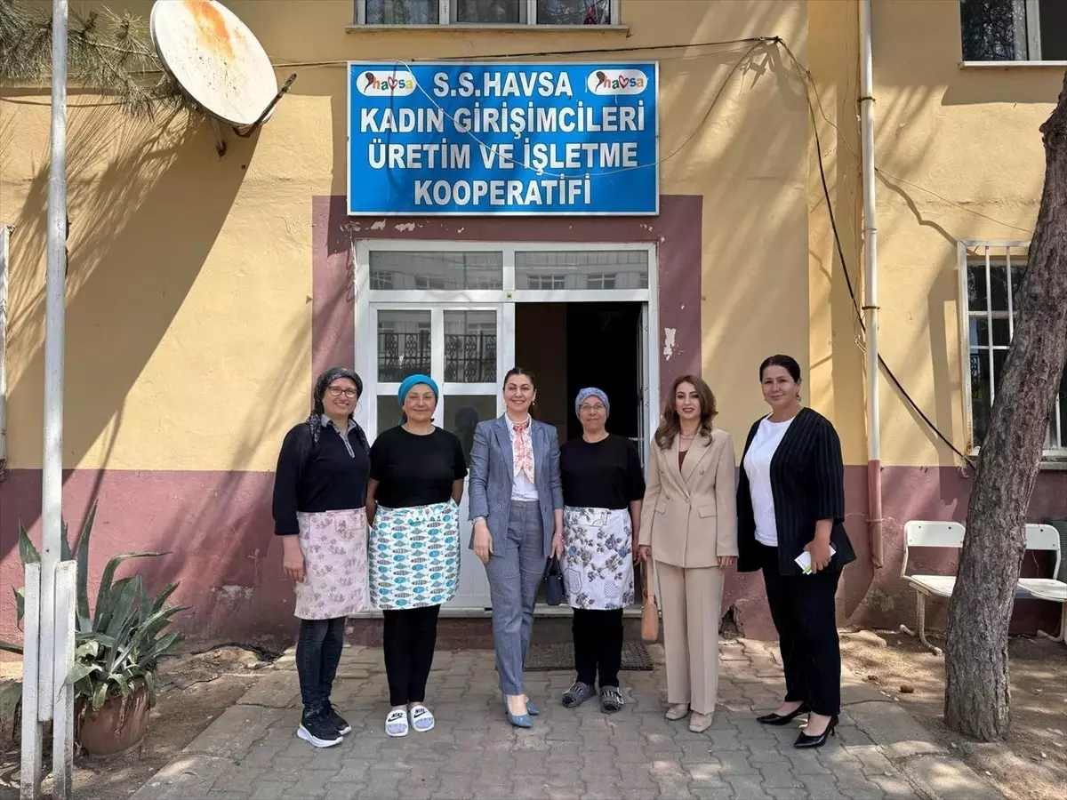 Edirne Valisi'nin Eşi Kadın Kooperatiflerini Ziyaret Etti