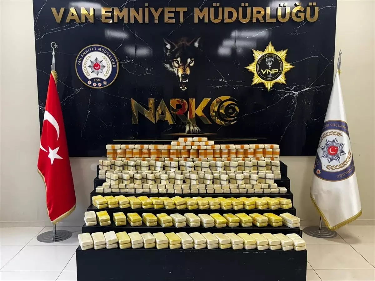 Van'da Uyuşturucu Operasyonu: 147 Kilo Uyuşturucu ve 32 Bin Sentetik Ecza Hap Ele Geçirildi