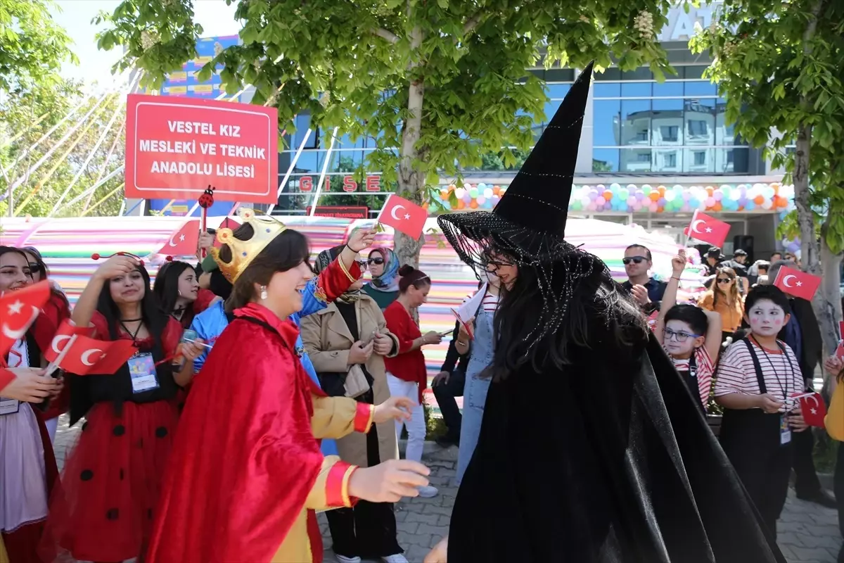 22. Van Akdamar Çocuk ve Gençlik Tiyatroları Şenliği Başladı