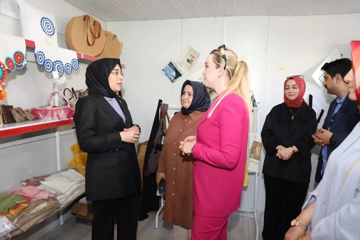 Viranşehir'de Kadın Kursiyerlerin Eserleri Sergilendi