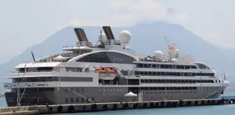 Fransa Bayraklı Kruvaziyer Alanya'ya Geldi