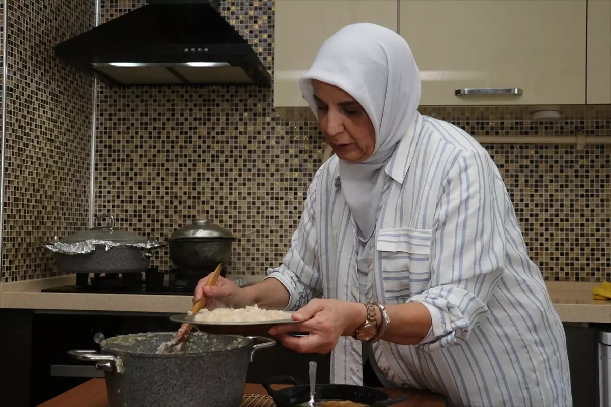 Yöresel yemek ustası, unutulmaya yüz tutan lezzetleri orijinal haliyle yaşatıyor