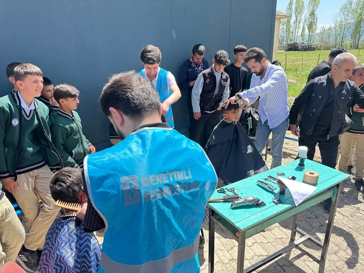 Yüksekova'da Köy Okulları Çocuk Şenliği Düzenlendi